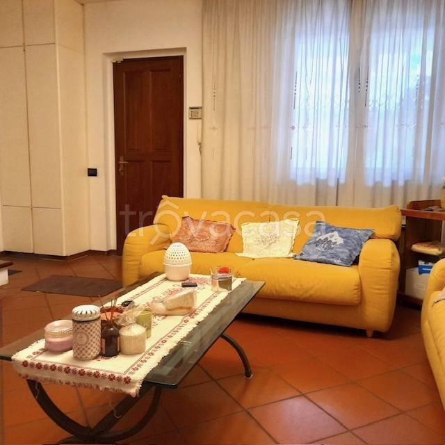casa indipendente in vendita a Viareggio in zona Torre del Lago