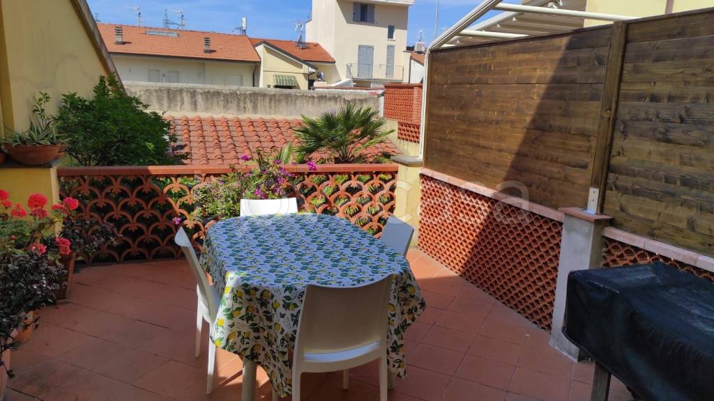 negozio in vendita a Viareggio