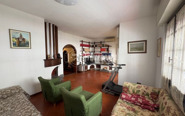 casa indipendente in vendita a Viareggio in zona Centro Storico