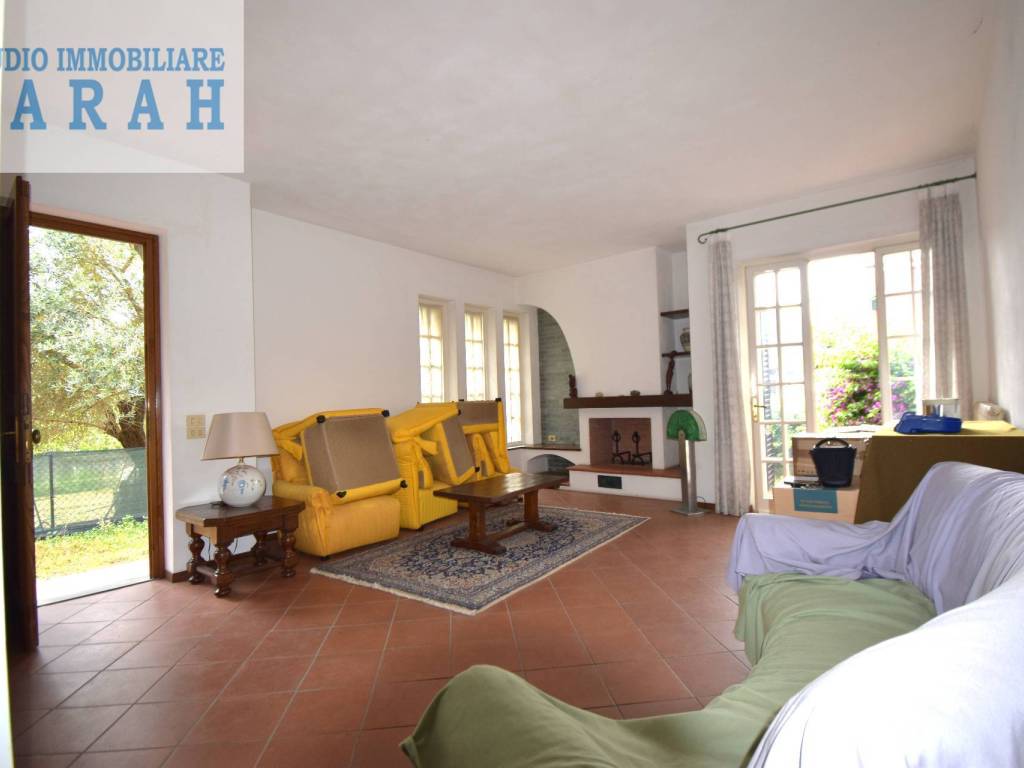 casa indipendente in vendita a Viareggio in zona Torre del Lago