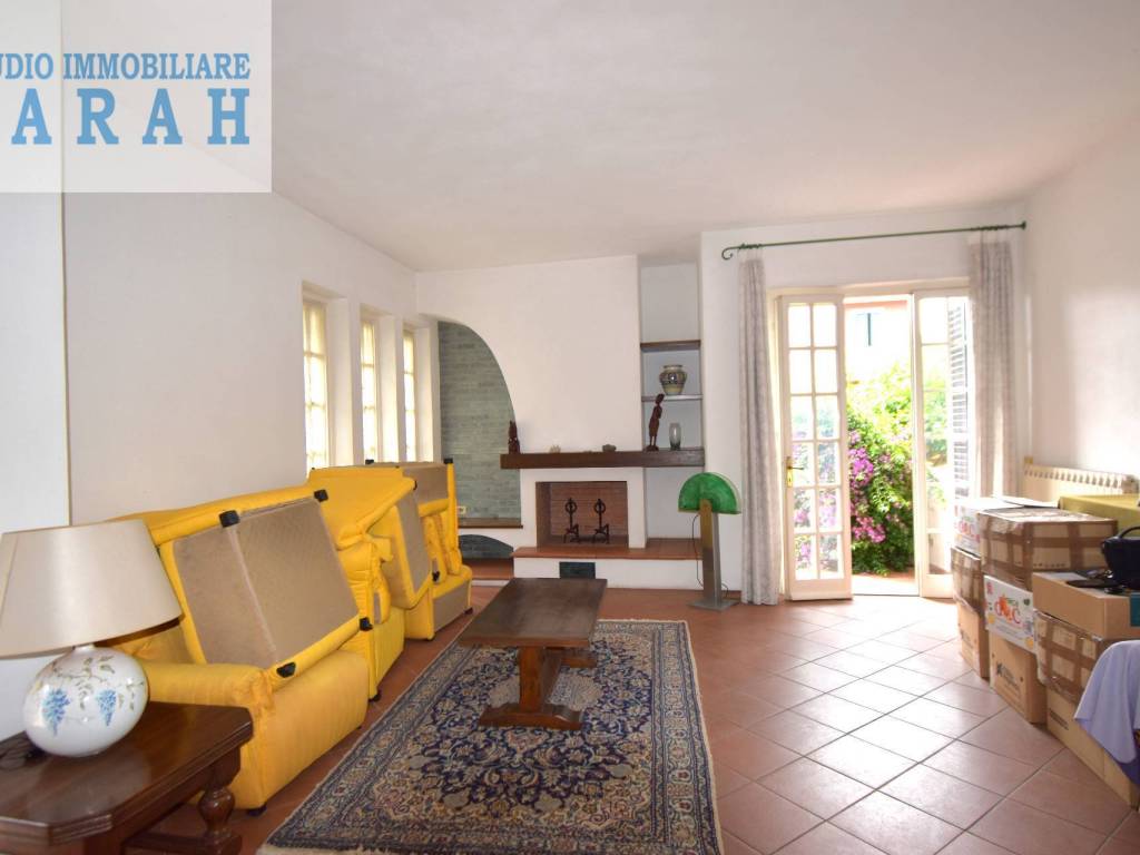 casa indipendente in vendita a Viareggio in zona Torre del Lago