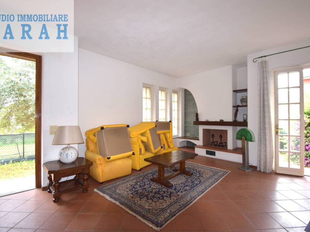 casa indipendente in vendita a Viareggio in zona Torre del Lago