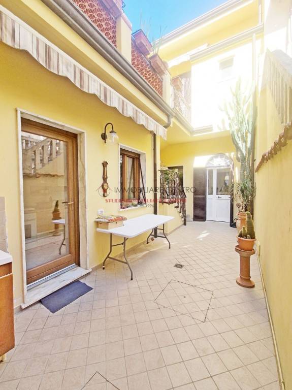 casa indipendente in vendita a Viareggio