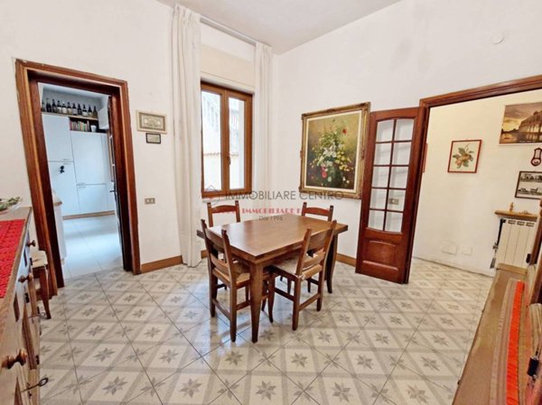 casa indipendente in vendita a Viareggio