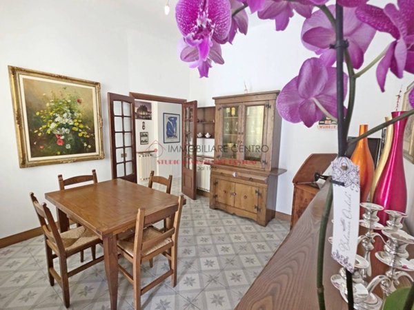 casa indipendente in vendita a Viareggio