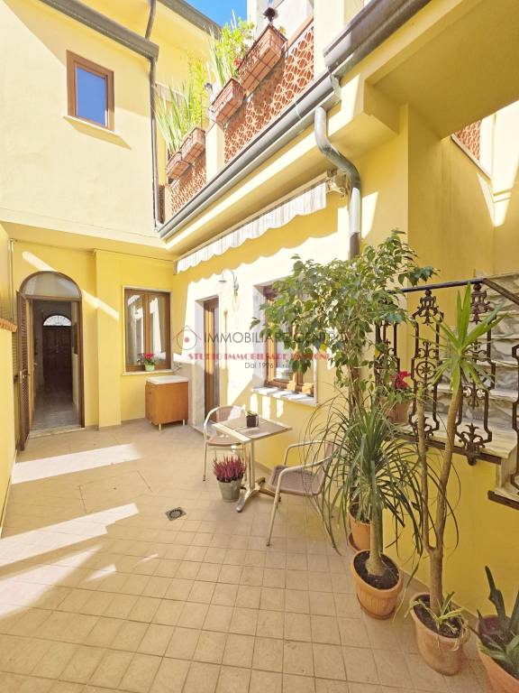 casa indipendente in vendita a Viareggio