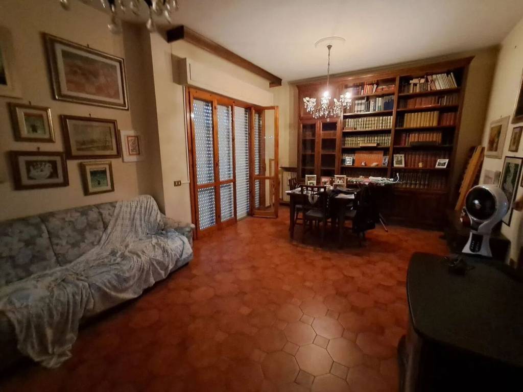 casa indipendente in vendita a Viareggio in zona Campo d'Aviazione