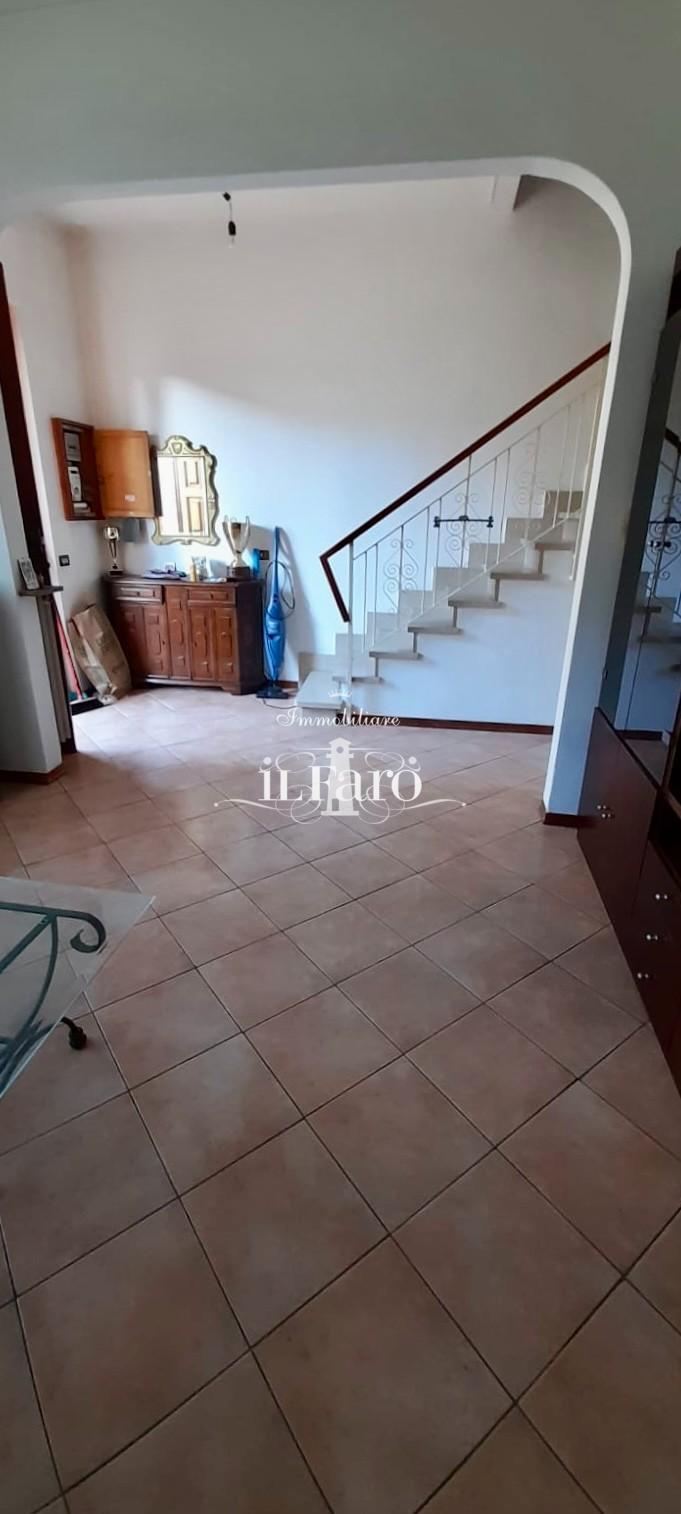 casa indipendente in vendita a Viareggio