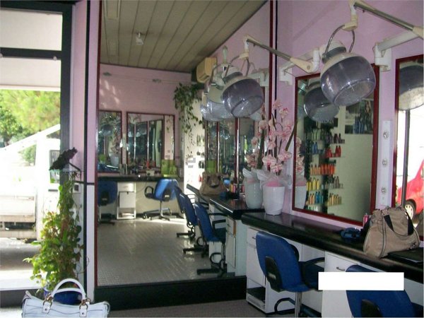 negozio in vendita a Viareggio in zona Centro Storico