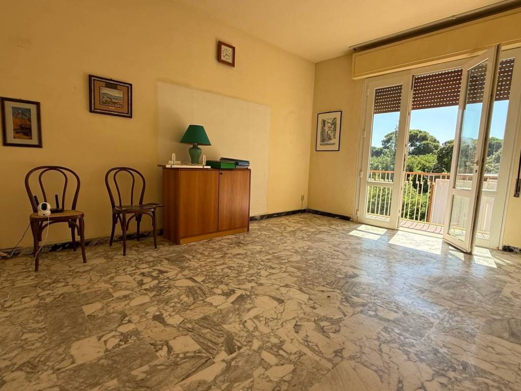 appartamento in vendita a Viareggio in zona Campo d'Aviazione