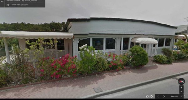 negozio in vendita a Viareggio in zona Torre del Lago