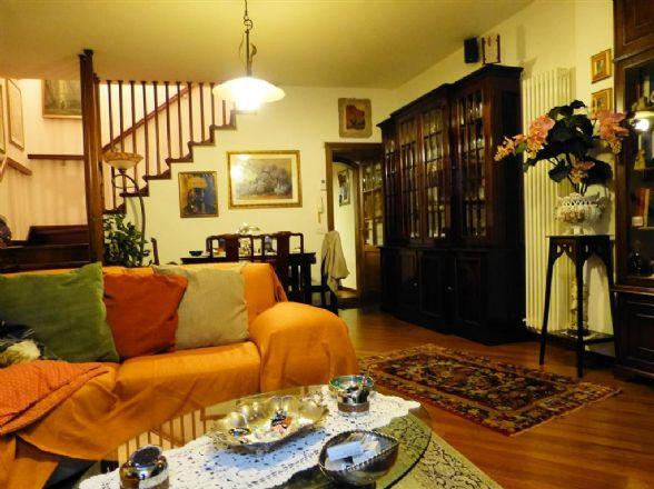 casa indipendente in vendita a Viareggio in zona Centro Storico