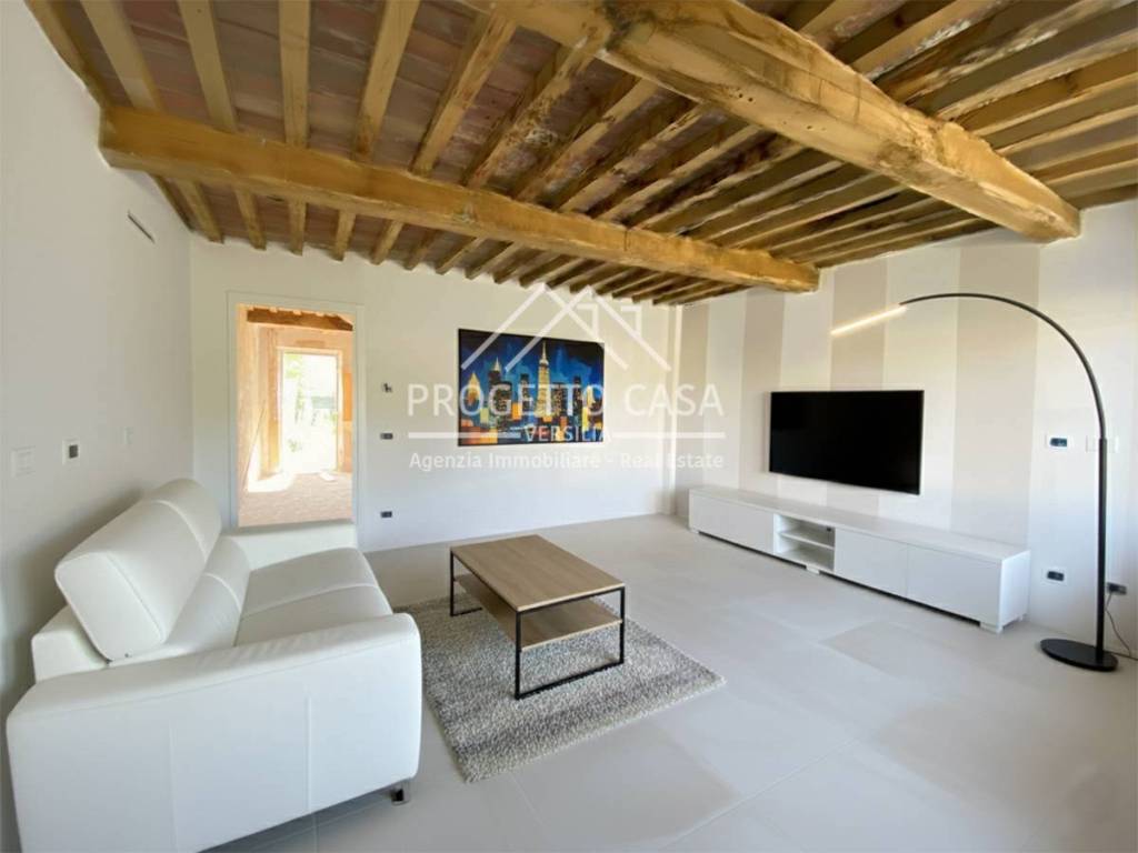 casa indipendente in vendita a Viareggio in zona Campo d'Aviazione