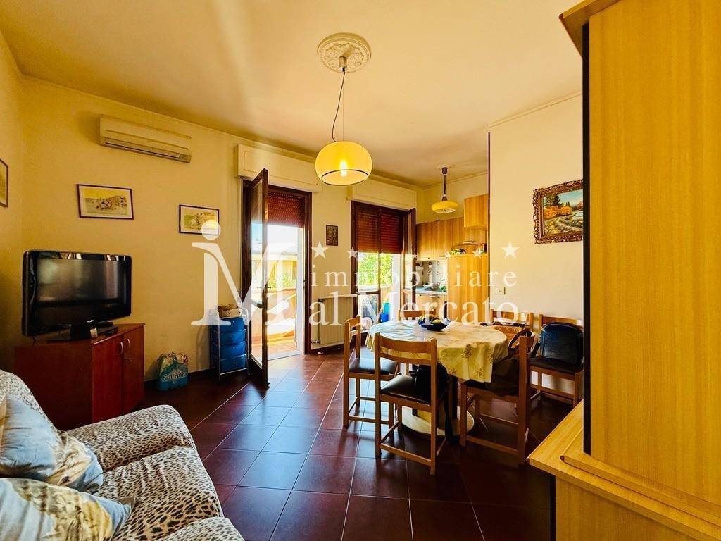 appartamento in vendita a Viareggio in zona Torre del Lago