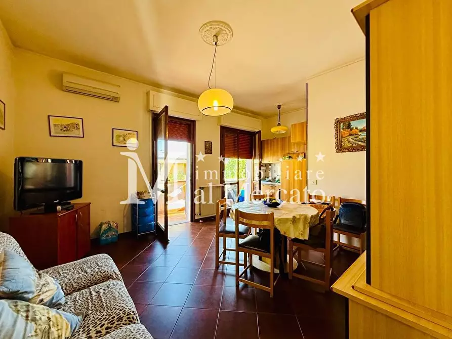 appartamento in vendita a Viareggio in zona Torre del Lago