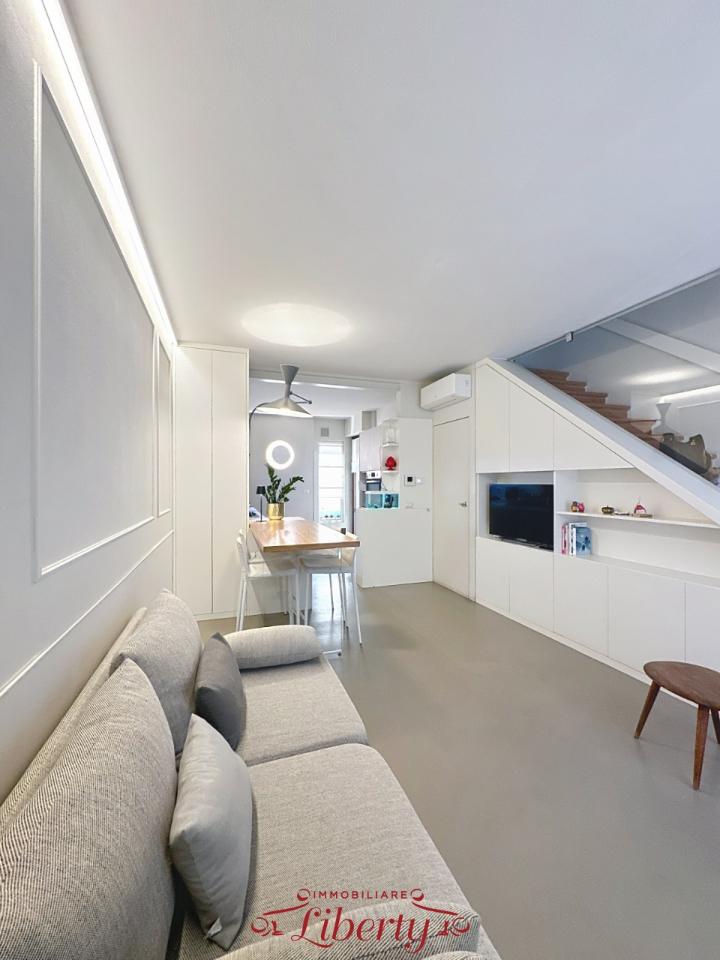 casa indipendente in vendita a Viareggio