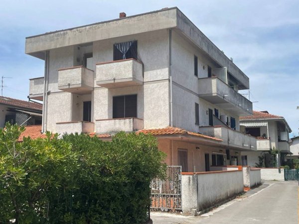 appartamento in vendita a Viareggio in zona Torre del Lago