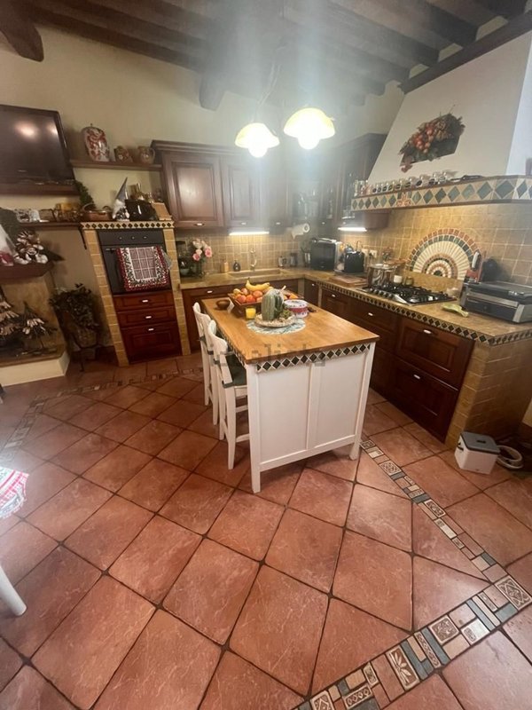 casa indipendente in vendita a Viareggio in zona Campo d'Aviazione