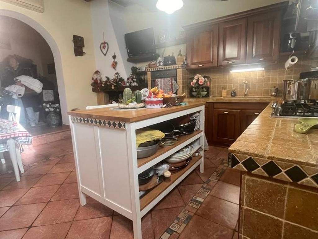 casa indipendente in vendita a Viareggio in zona Campo d'Aviazione