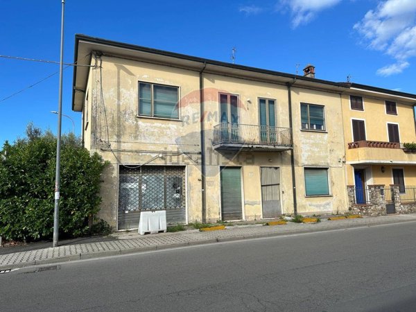 casa indipendente in vendita a Viareggio in zona Torre del Lago