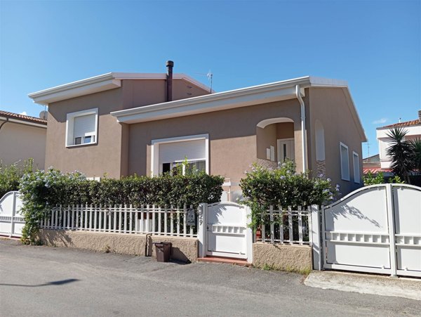 appartamento in vendita a Viareggio in zona Torre del Lago