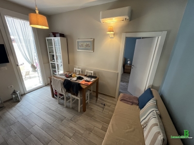 intera palazzina in vendita a Viareggio in zona Marco Polo