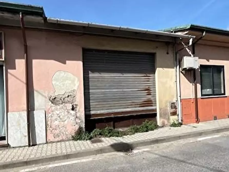 locale commerciale in vendita a Viareggio