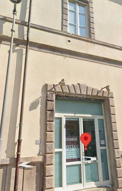 negozio in vendita a Viareggio in zona Torre del Lago