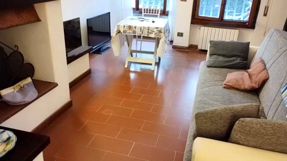 casa indipendente in vendita a Viareggio in zona Centro Storico