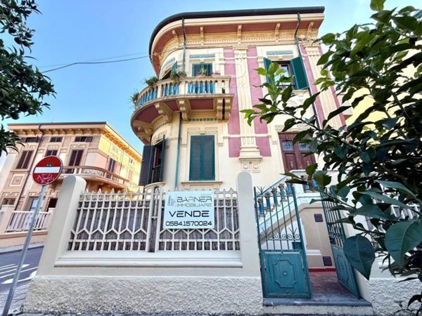 appartamento in vendita a Viareggio in zona Marco Polo