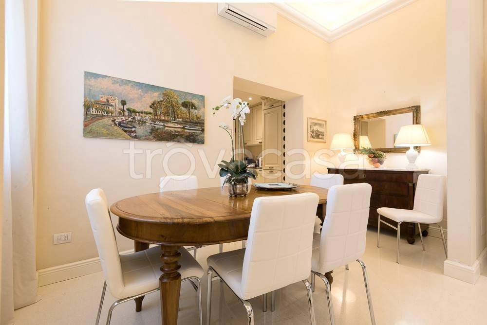 casa indipendente in vendita a Viareggio