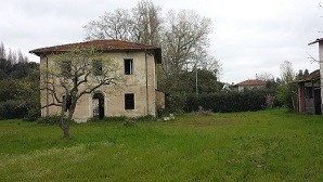 rudere in vendita a Viareggio