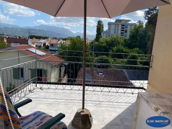 appartamento in vendita a Viareggio in zona Migliarina