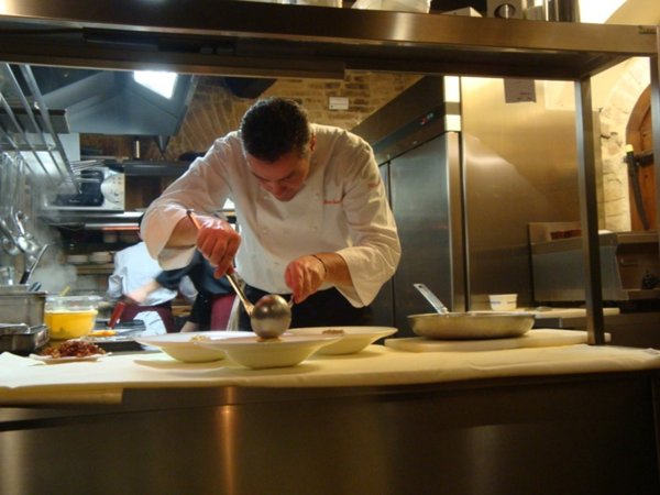 negozio in vendita a Viareggio in zona Torre del Lago