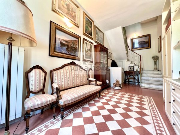 casa indipendente in vendita a Viareggio