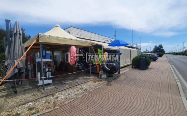 negozio in vendita a Viareggio in zona Centro Storico