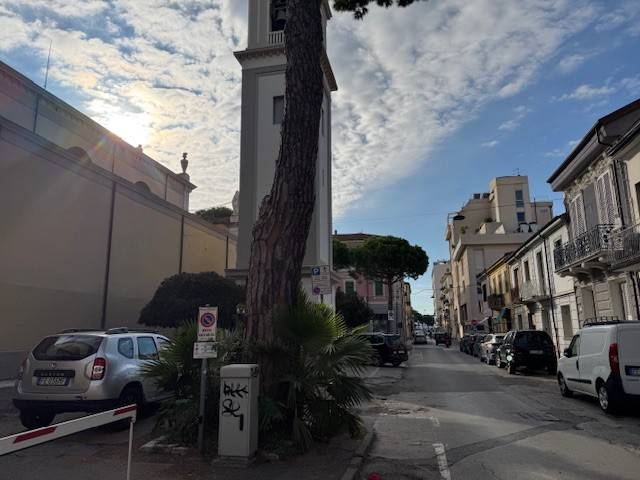 negozio in vendita a Viareggio