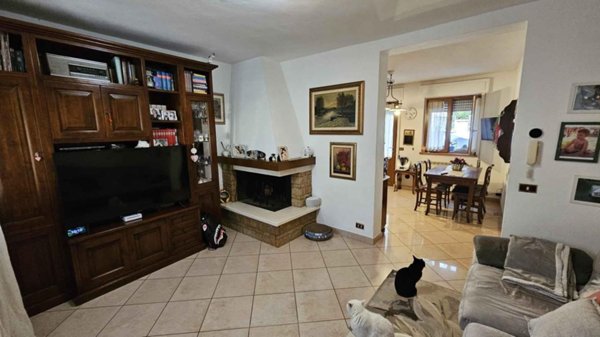 casa indipendente in vendita a Viareggio in zona Torre del Lago