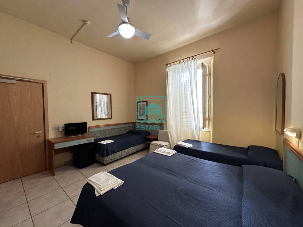 negozio in vendita a Viareggio