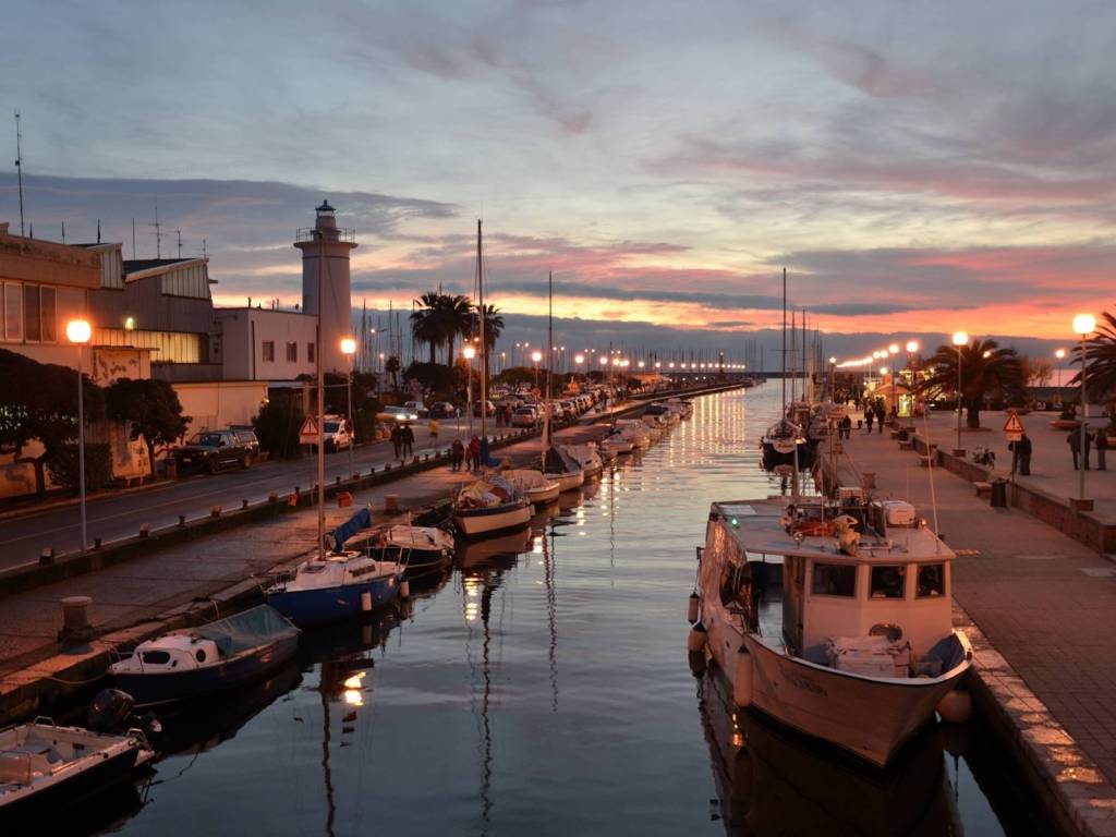 negozio in vendita a Viareggio