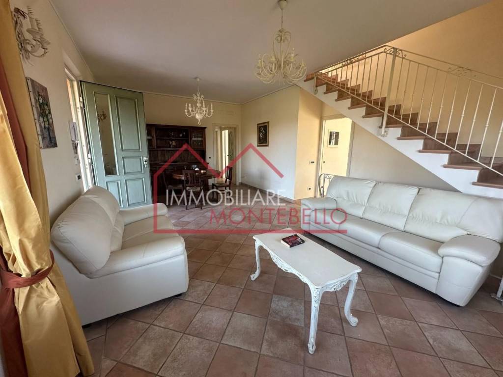 casa indipendente in vendita a Viareggio in zona Migliarina