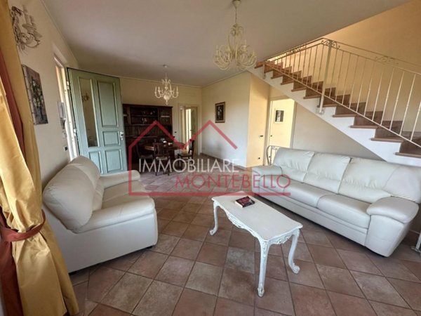 casa indipendente in vendita a Viareggio