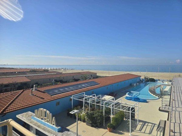 casa indipendente in vendita a Viareggio