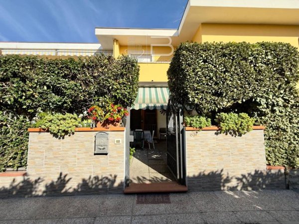 appartamento in vendita a Viareggio in zona Torre del Lago