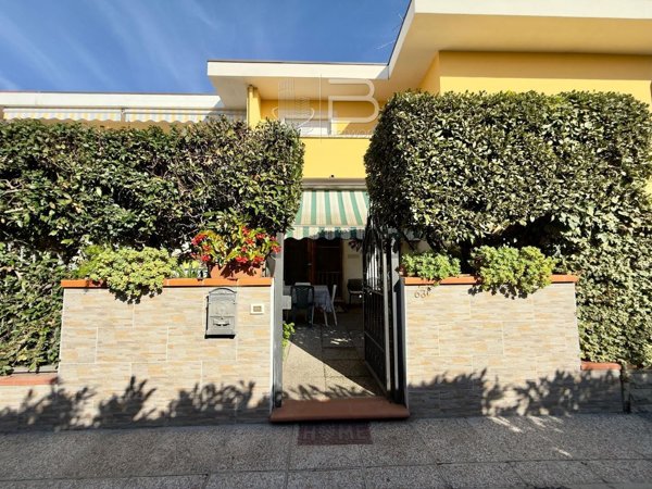 appartamento in vendita a Viareggio in zona Lago Mare