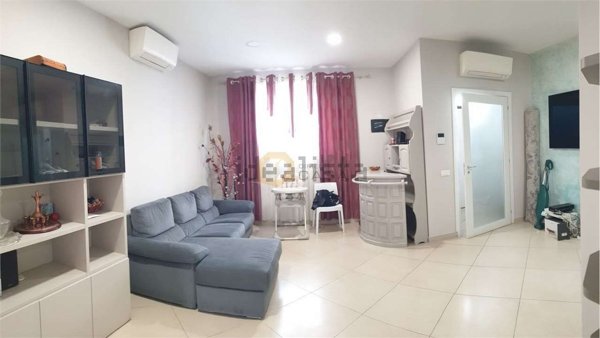 casa indipendente in vendita a Viareggio