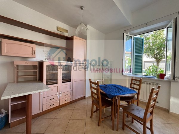 casa indipendente in vendita a Viareggio in zona Centro Storico
