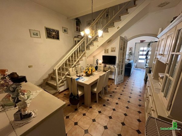 casa indipendente in vendita a Viareggio in zona Torre del Lago
