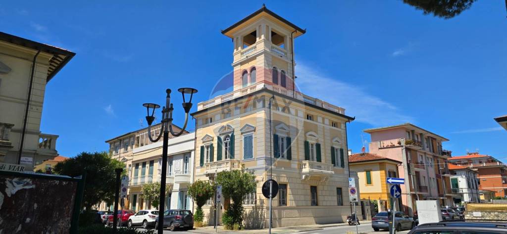 casa indipendente in vendita a Viareggio in zona Centro Storico