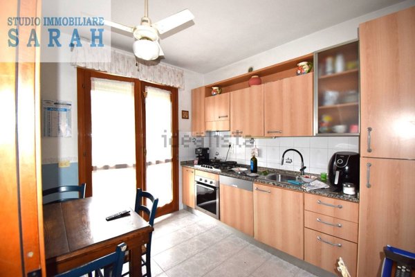 casa indipendente in vendita a Viareggio